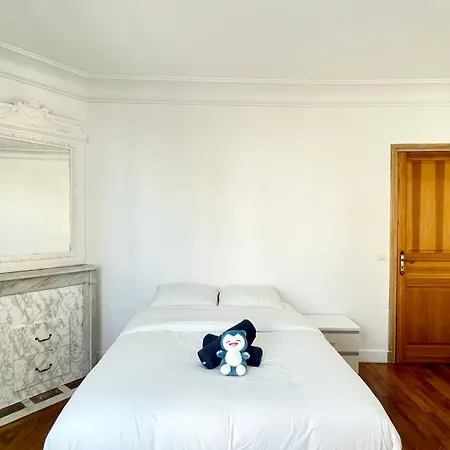 Royal A Deux Pas Du Metro -6 Personnes Apartment *
