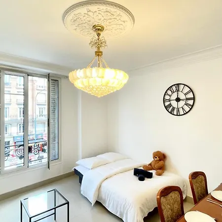 Royal A Deux Pas Du Metro -6 Personnes Apartment Pantin