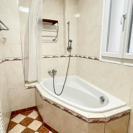 Apartment Royal A Deux Pas Du Metro -6 Personnes *