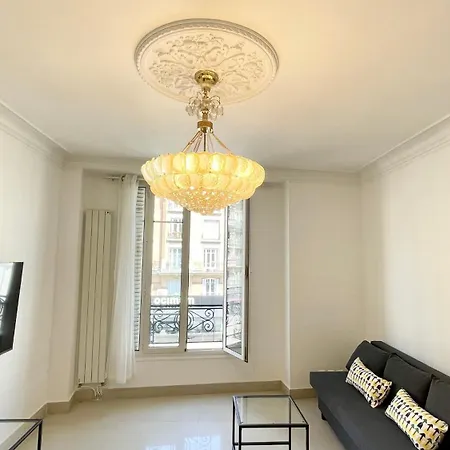 Apartment Royal A Deux Pas Du Metro -6 Personnes